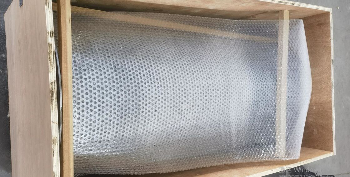 Vervang een nieuw roestvrijstalen zeeborstfilter in de oude zeewaterstrainers behuizing