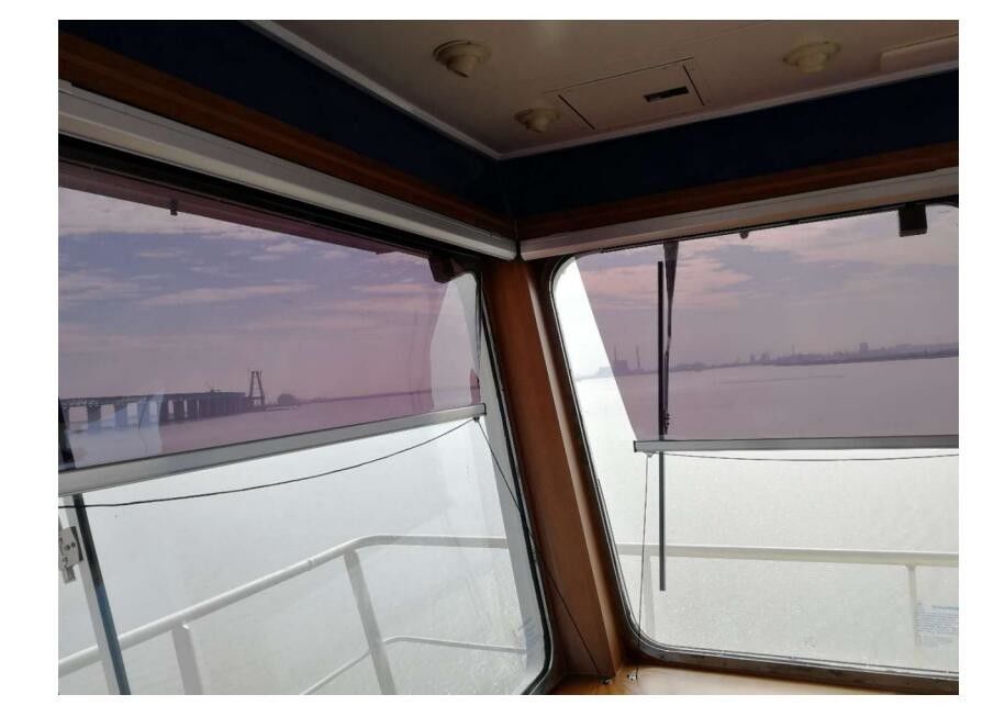 Maritieme zonne-schaduw Anti-Glare Zonne-scherm Roller Blind Polyester schaduwfilm in Bronzen kleur